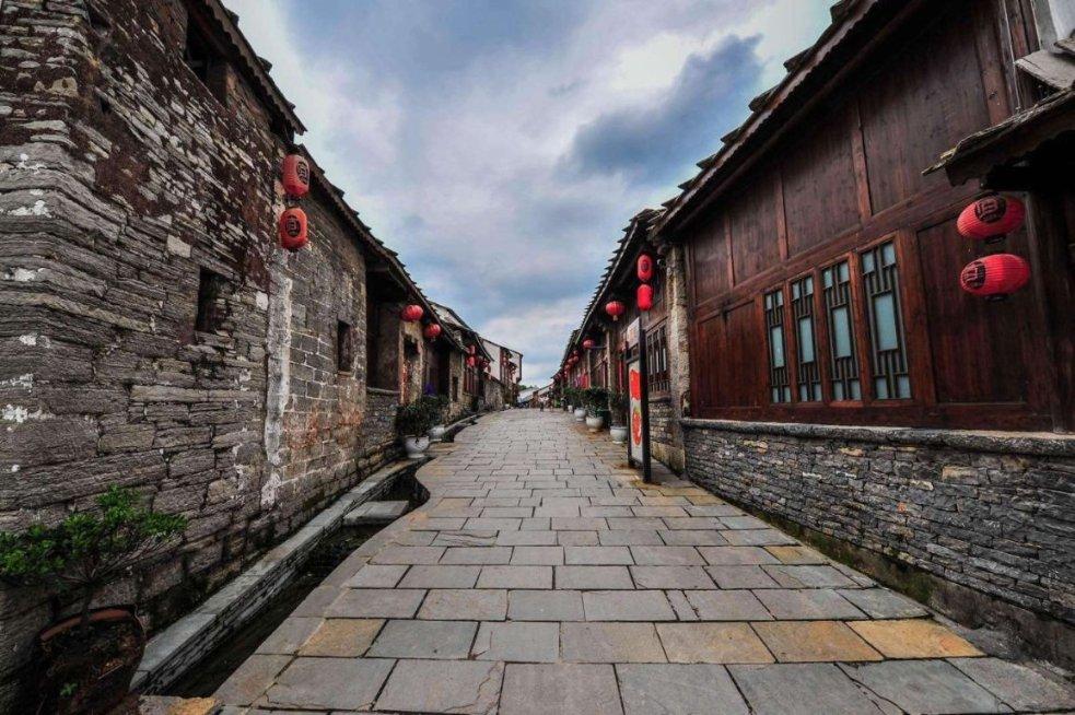 别克威朗pro2022款乐享版后视镜可以前后扳吗-专业有问必答平台